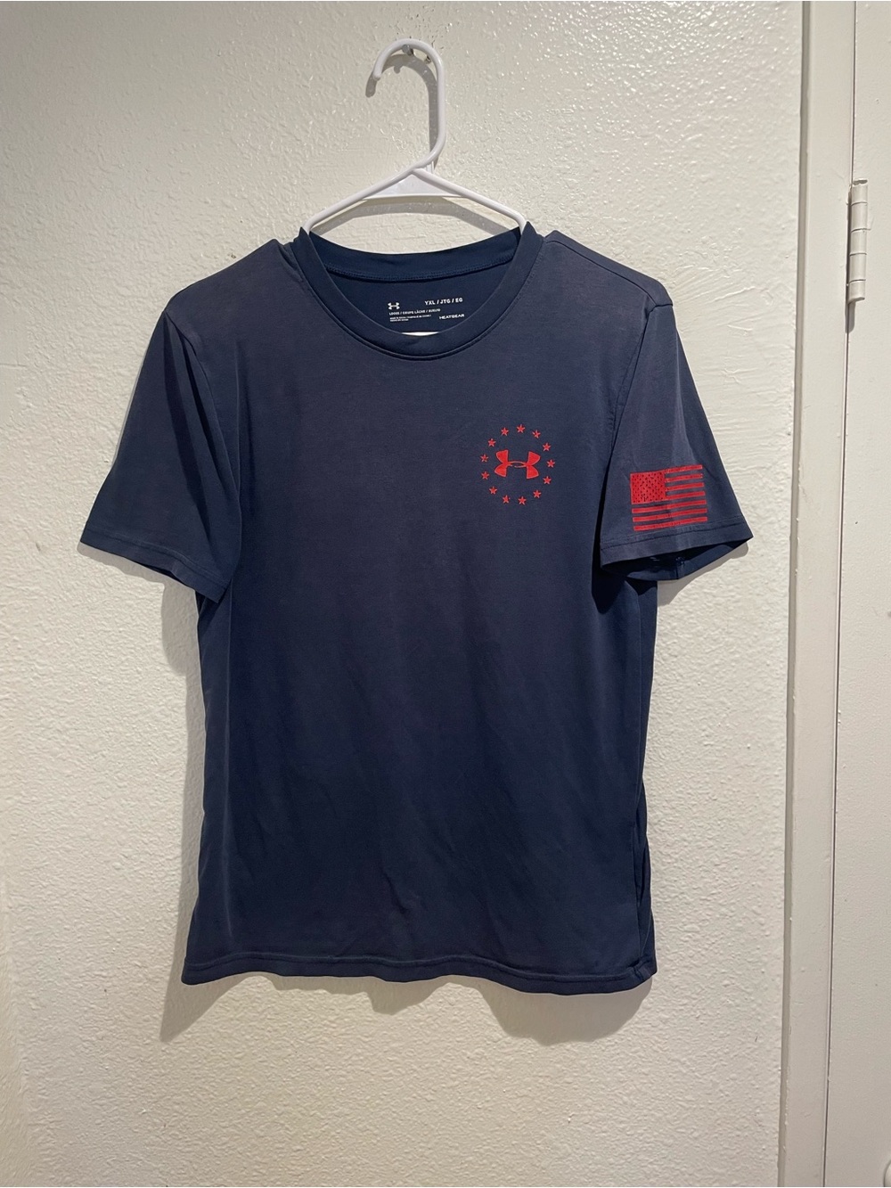 Under Armour Boys YXL Freedom Flag Back Graphic Gym T-Shirt Navy Blue